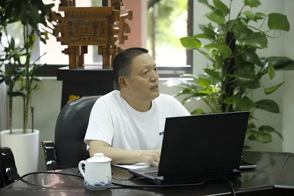 3刘书记发言.jpg 3刘书记发言.jpg
